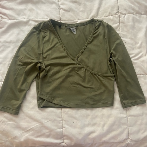 Gymshark Ballet Wrap Crop Top - Picture 3 of 4